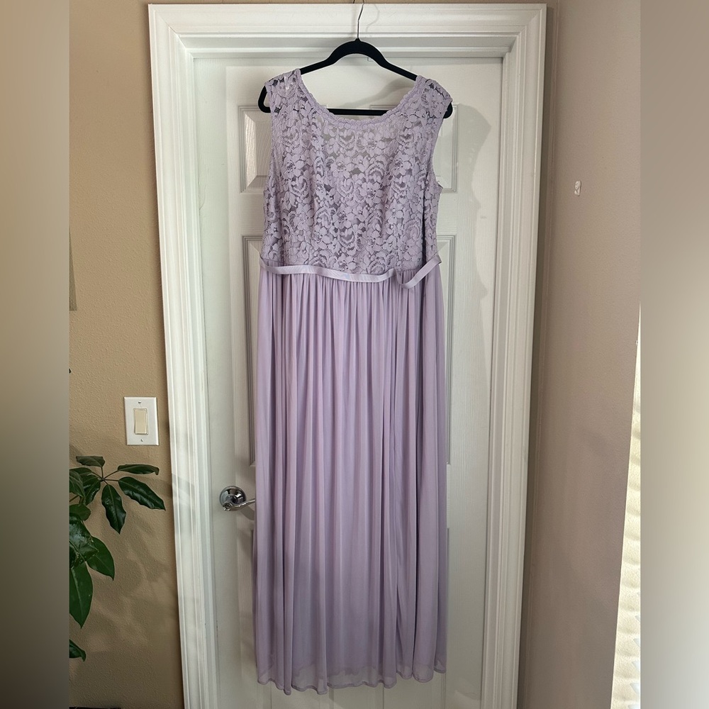David's Bridal Lavender Lace Wedding Dress